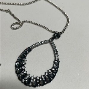 Elegant Silver Teardrop Pendant Necklace